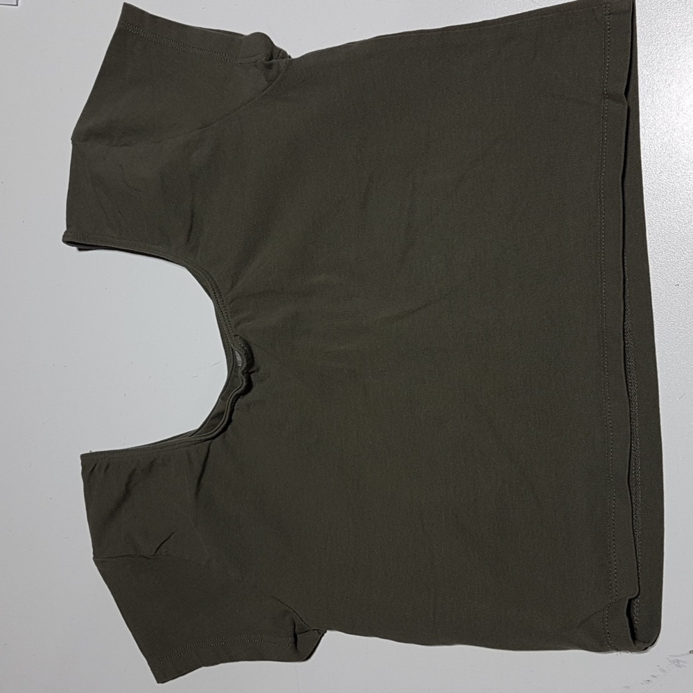 ๐3 For $20๐Twik crop tops - Picture 10 of 11